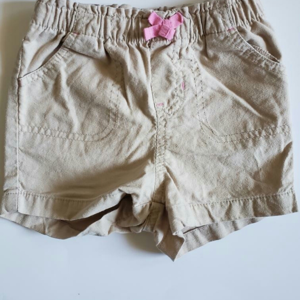 Girl 18 months shorts in good condition.